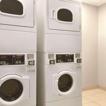 Country Inn & Suites By Radisson, Washington, Dc East - Capitol Heights, Md Экстерьер фото