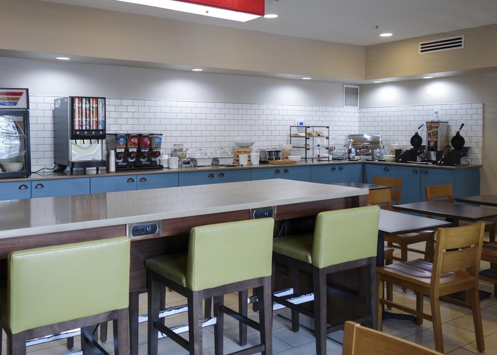Country Inn & Suites By Radisson, Washington, Dc East - Capitol Heights, Md Экстерьер фото